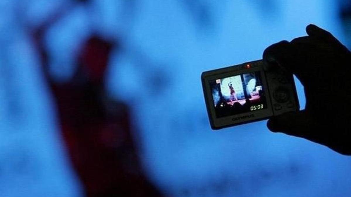 Akılalmaz intikam! Çıplak fotoğraflarını yayınladı