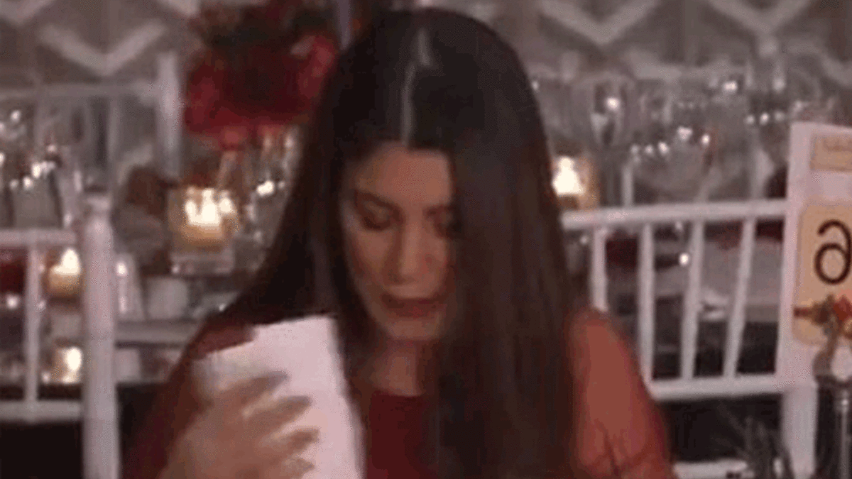 Nadide Sultan baygınlık geçirdi!