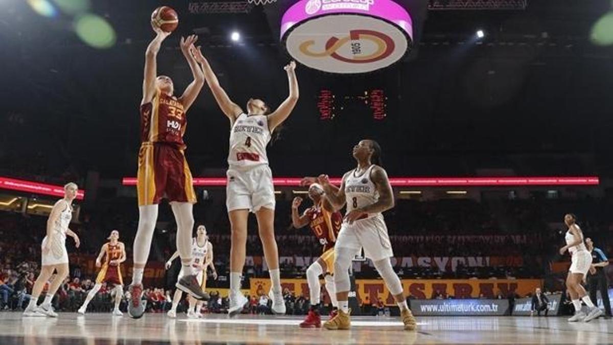 G.Saray'dan Avrupa şampiyonluğuna dev adım!