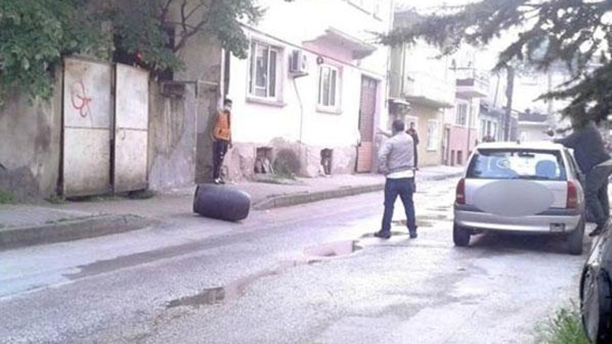 Bursa'da dehşet! 2 kişiyi vurdu, evini yaktı