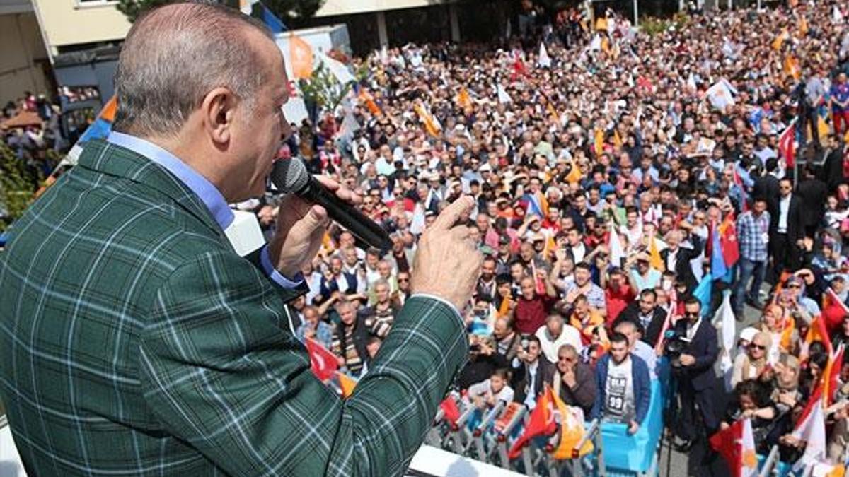 Erdoğan: 15 Temmuz gecesi Rodos'a götürmek istediler