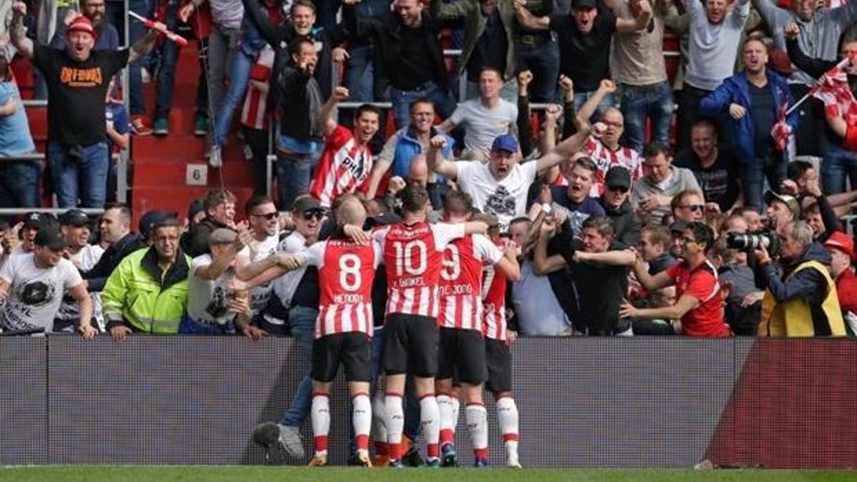 Hollanda'da şampiyon PSV!