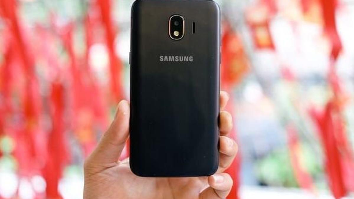 Samsung'dan öğrencilere özel internetsiz akıllı telefon!