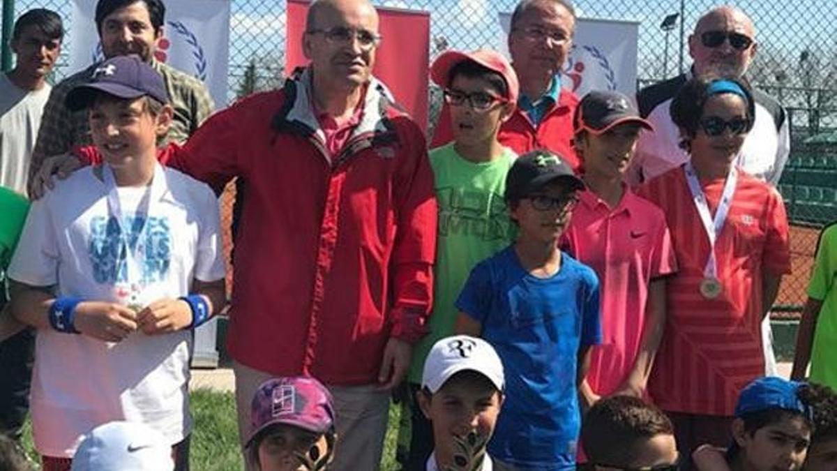 Tenis camiası Zeytin Dalı Harekatı'na destek verdi