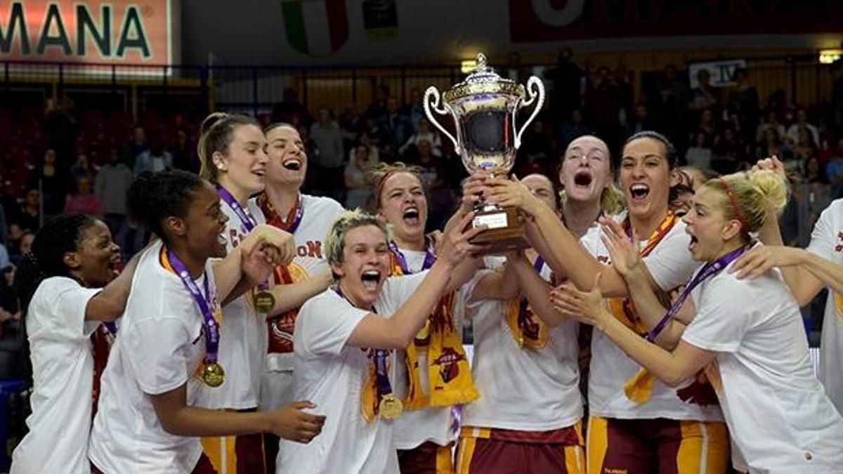 Galatasaray Avrupa'dan bir kupa daha getirdi!
