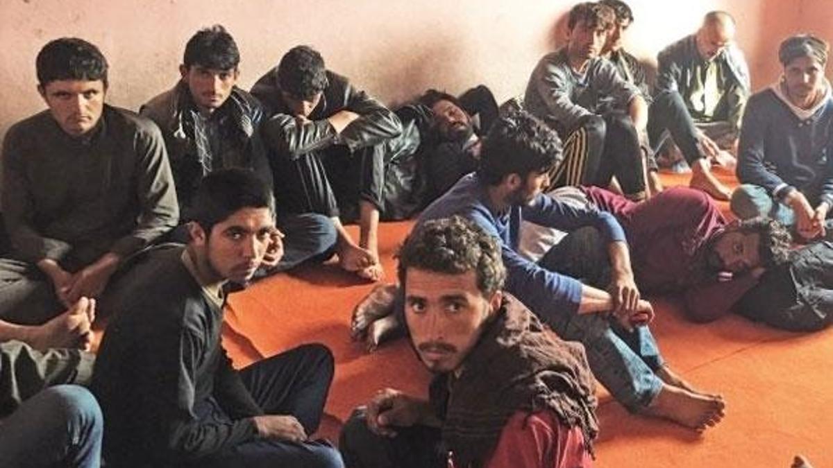 Göçmenler günlerce buralarda yaşıyor