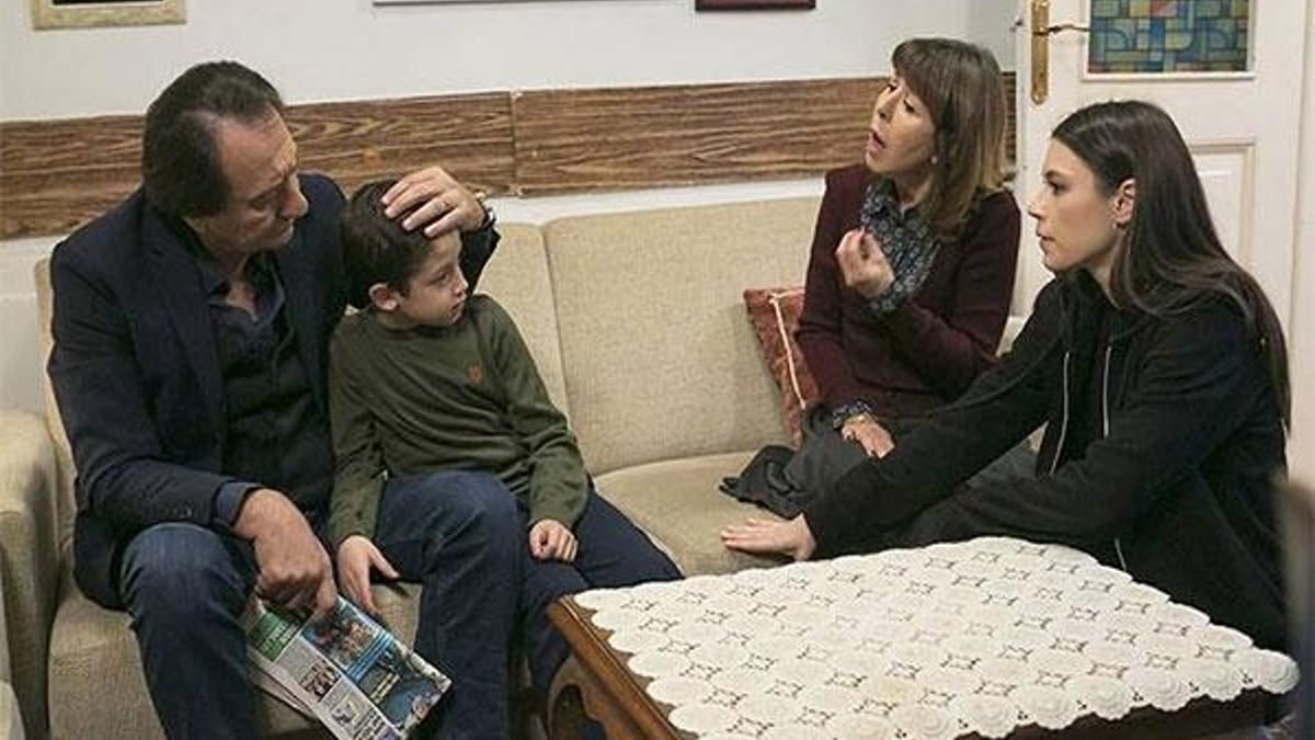 Arka Sokaklar 477. bölümde Hüsnü ve ailesi için zor anlar!