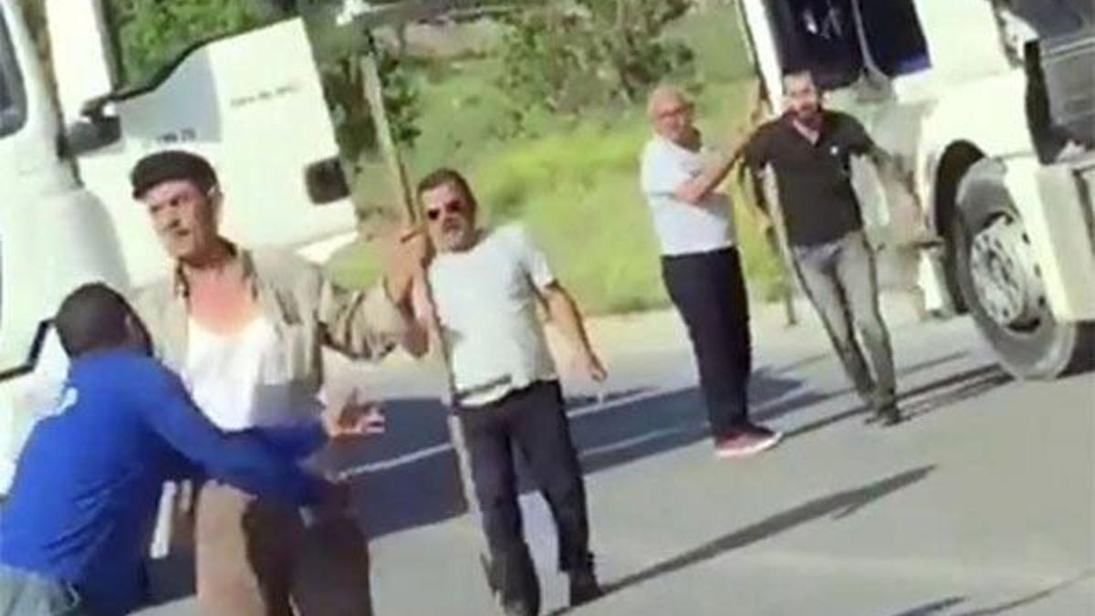 Tırpanlı tır şoförü dehşeti