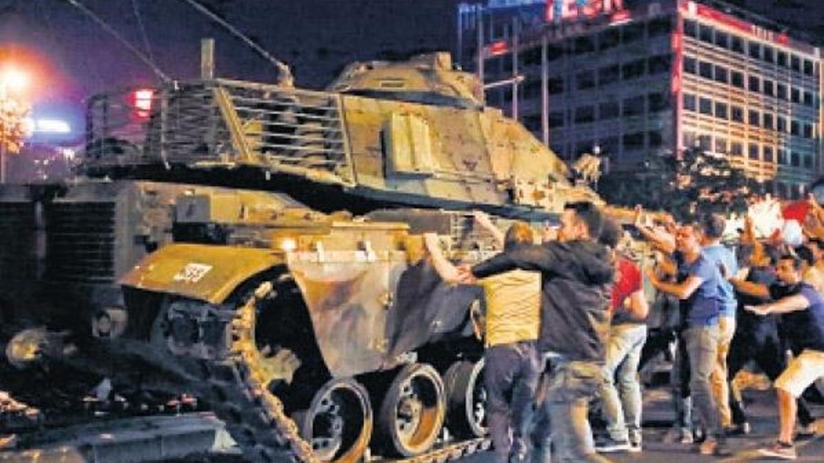 Başkent'te 604 darbeci mahkum