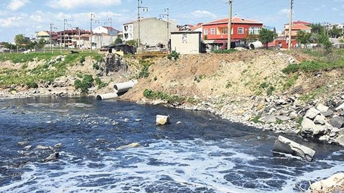 Mahallenin adı Sağlık içinden ölüm akıyor
