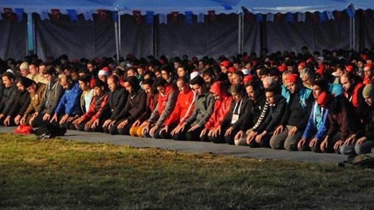 Sabah namazını kılıp yürüyüşe geçtiler