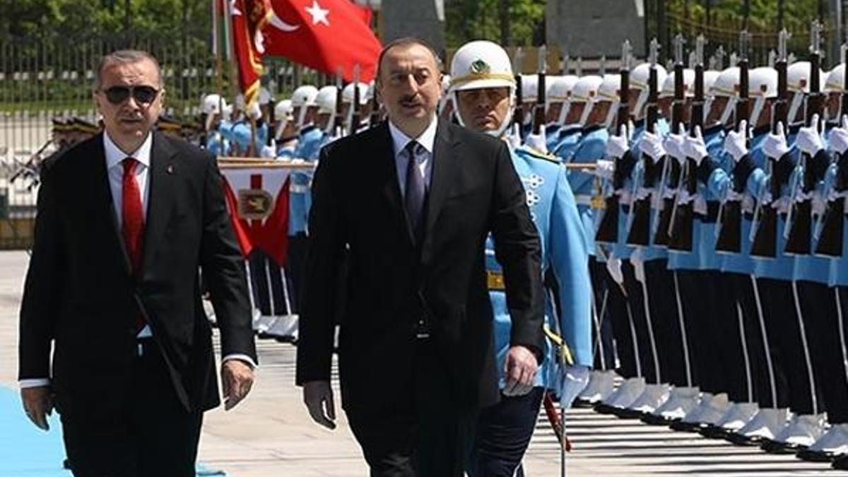 Cumhurbaşkanı Erdoğan, Aliyev'i törenle karşıladı