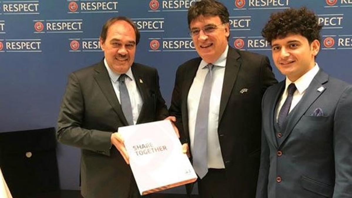 TFF, EURO 2024 adaylık dosyasını UEFA'ya sundu