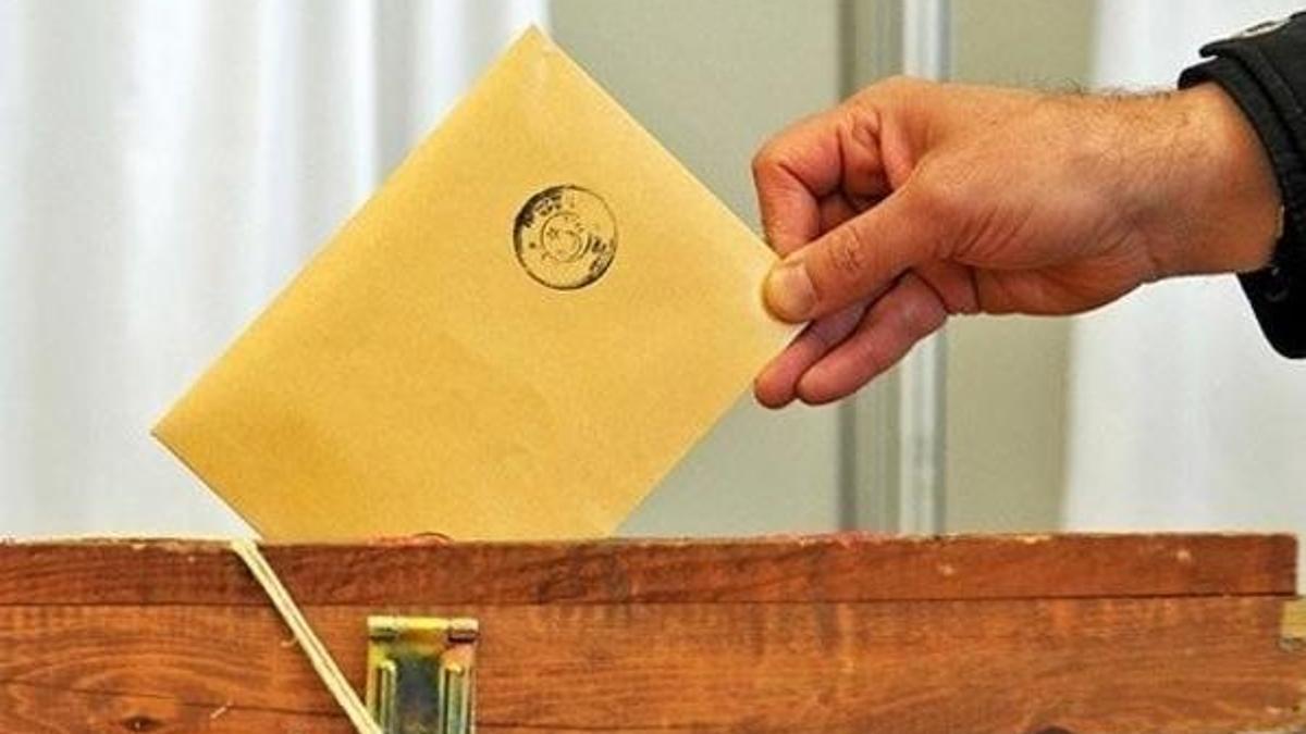 Seçim için istifalar başladı!