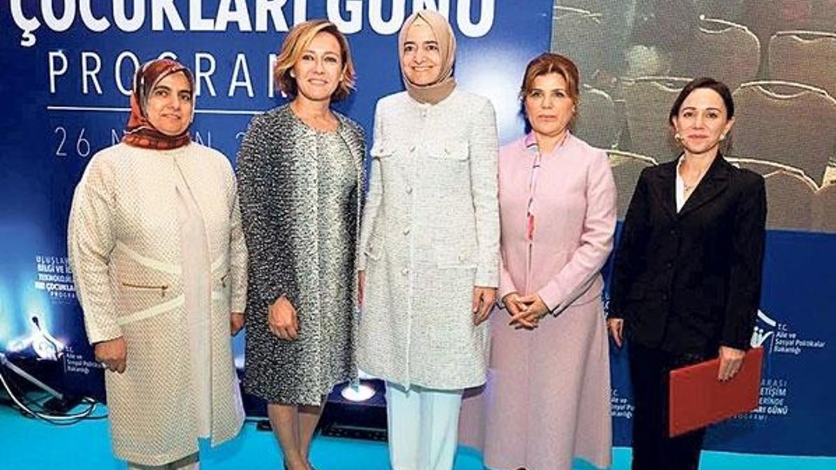 Bakandan mühendislik  okuyan kızlara destek