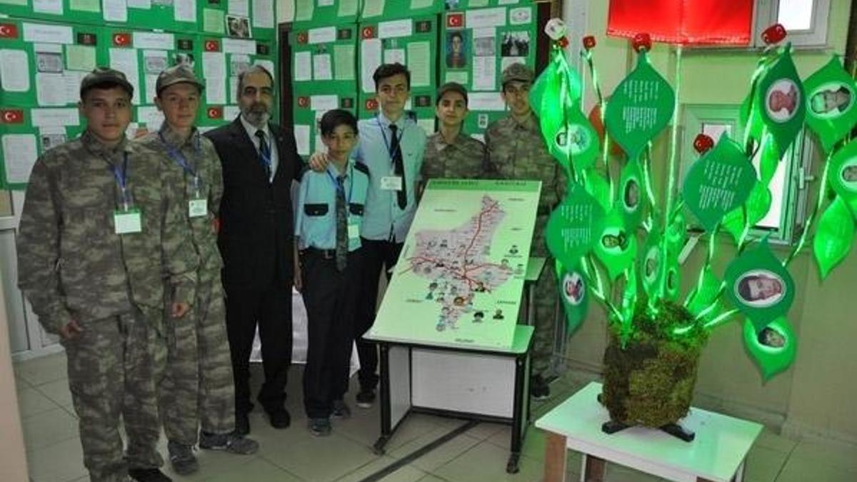Liseli gençlerin 'Bir ölür bin yaşarız' projesi