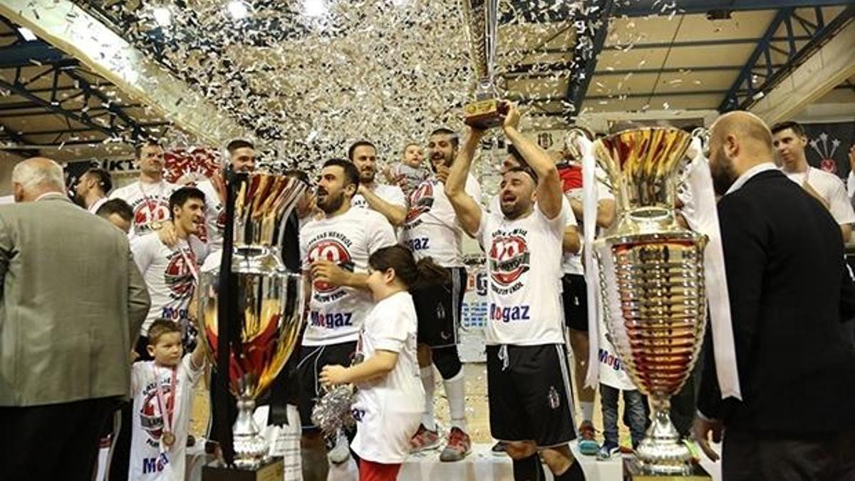 Beşiktaş Mogaz, şampiyonluk kupasına kavuştu