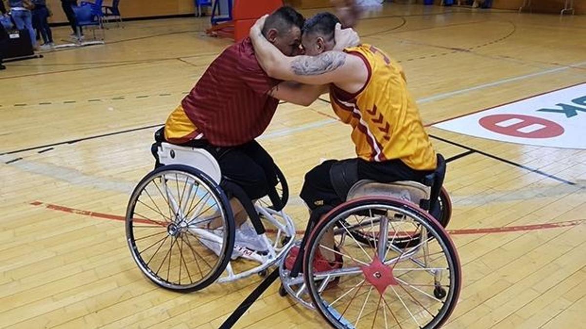 Aslan, Beşiktaş'ı devirip finale çıktı