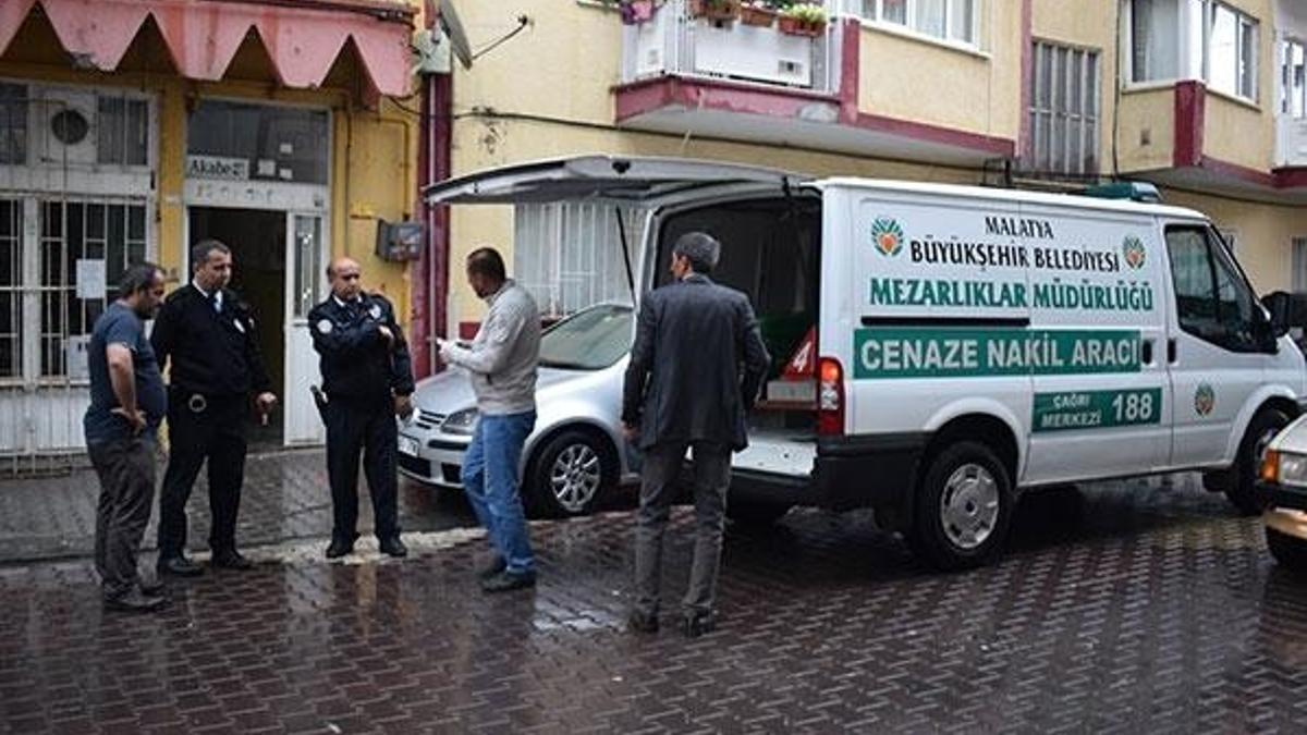 5 çocuk babası evinde ölü bulundu