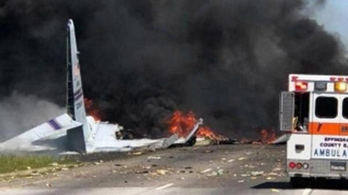 ABD'de askeri kargo uçağı düştü