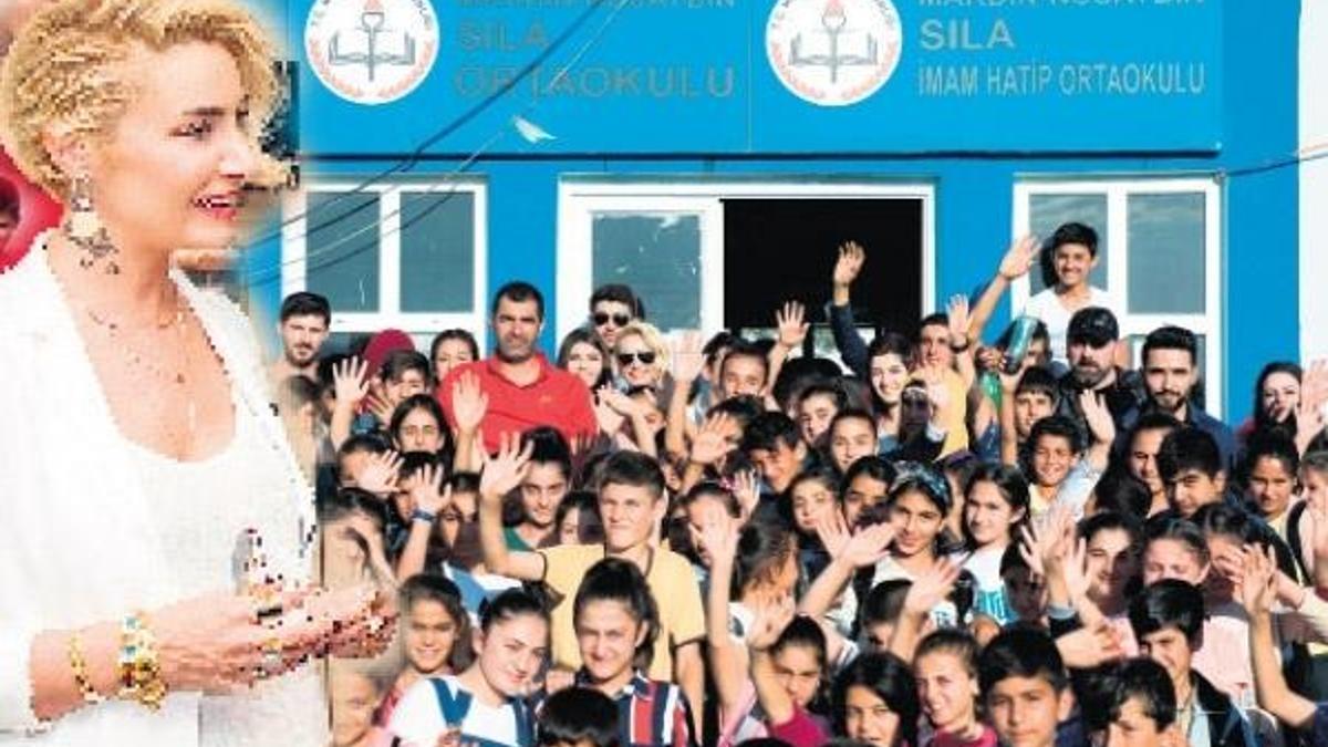 Minik hayranlarına sürpriz