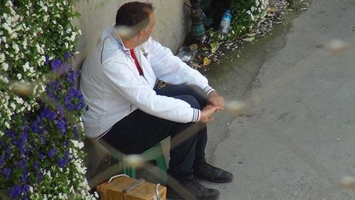Taksim’de ‘Fırça düşürme taktiği’ ile turistleri böyle soyuyorlar