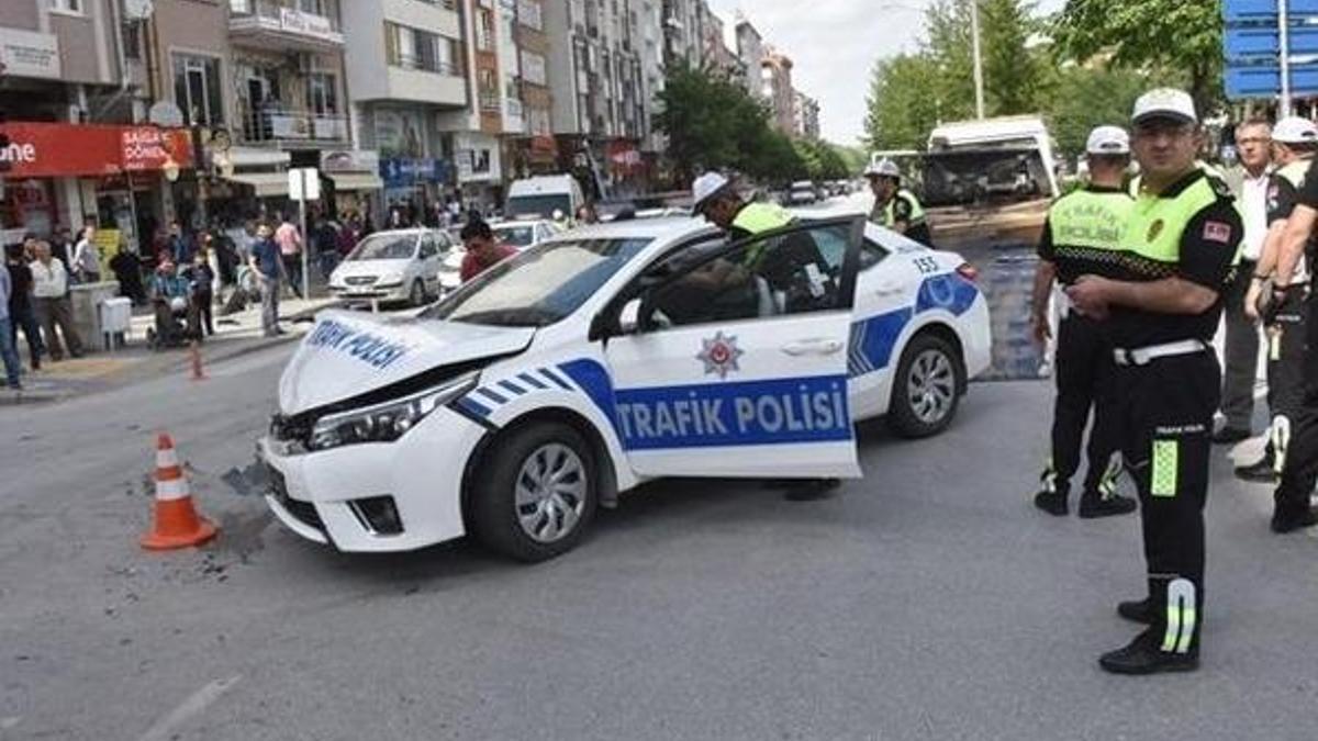 Bakan Veysel Eroğlu'nun konvoyunda kaza