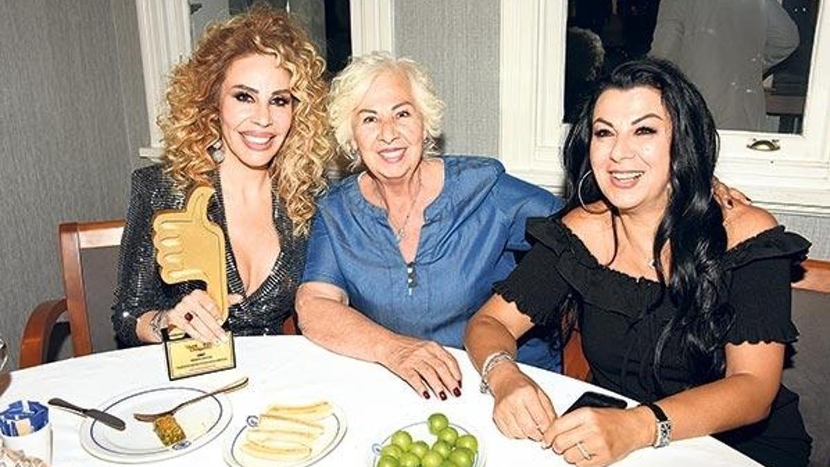 Bir gecede iki kutlama