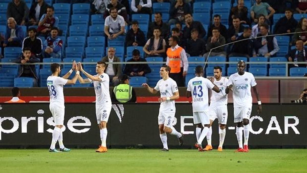 Trabzonspor dağıldı! 7 gol, 2 kırmızı...