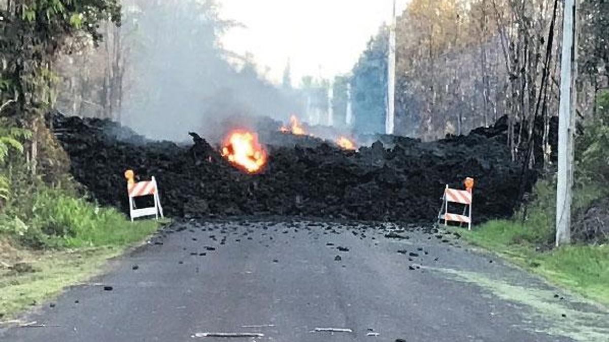 Volkan patladı 6.9 deprem oldu