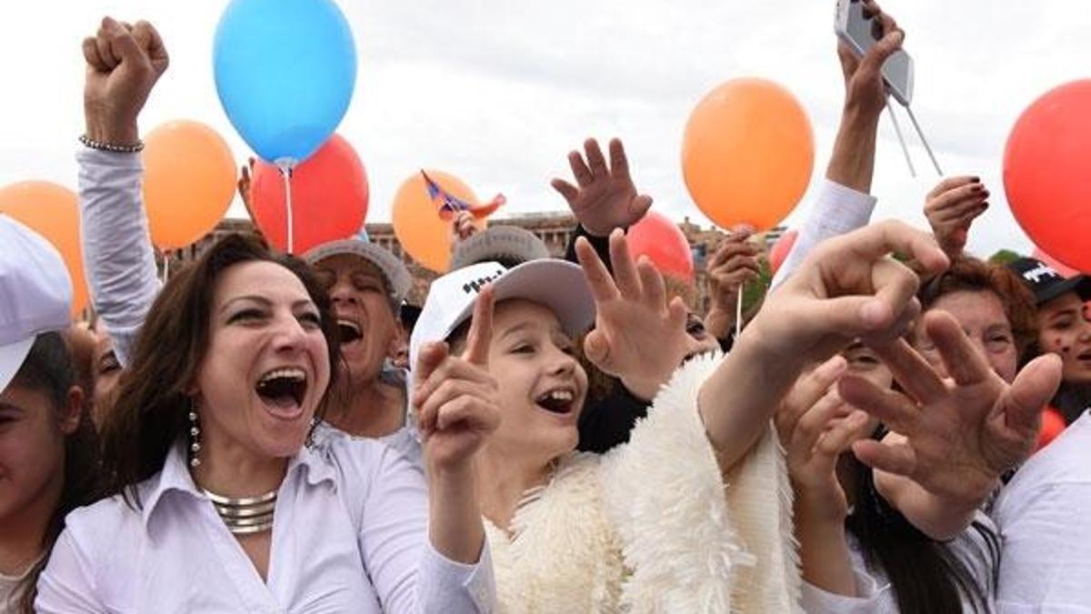 Son dakika... Ermenistan'da Paşinyan başbakan seçildi
