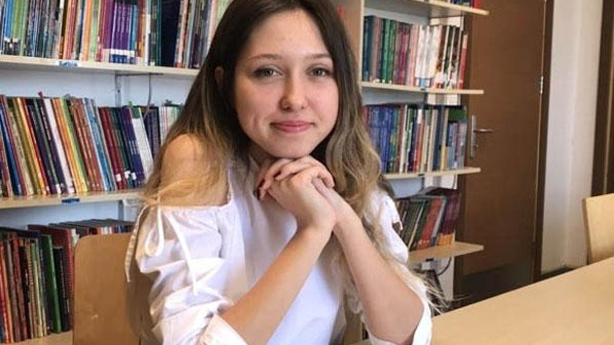 Üniversite sınavına tabletle giren öğrenci