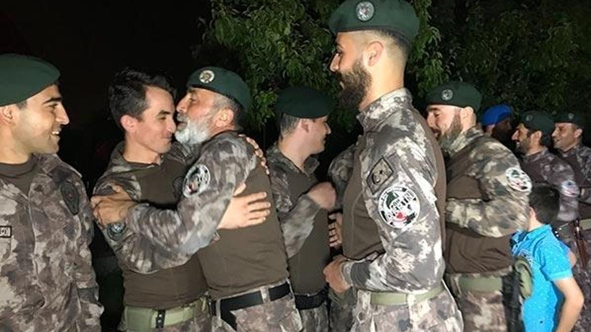 Afrin'den dönen PÖH'ler gözyaşlarıyla karşılandı