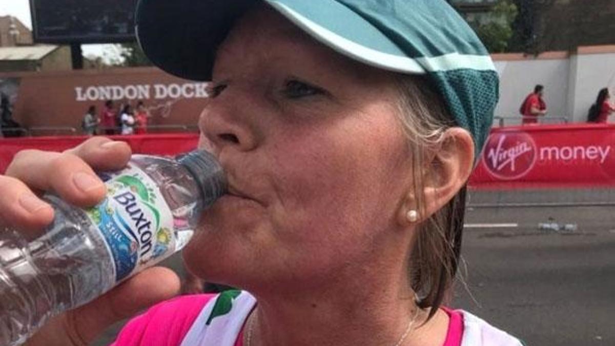Londra Maratonu'nda 20 şişe su içen kadın komaya girdi