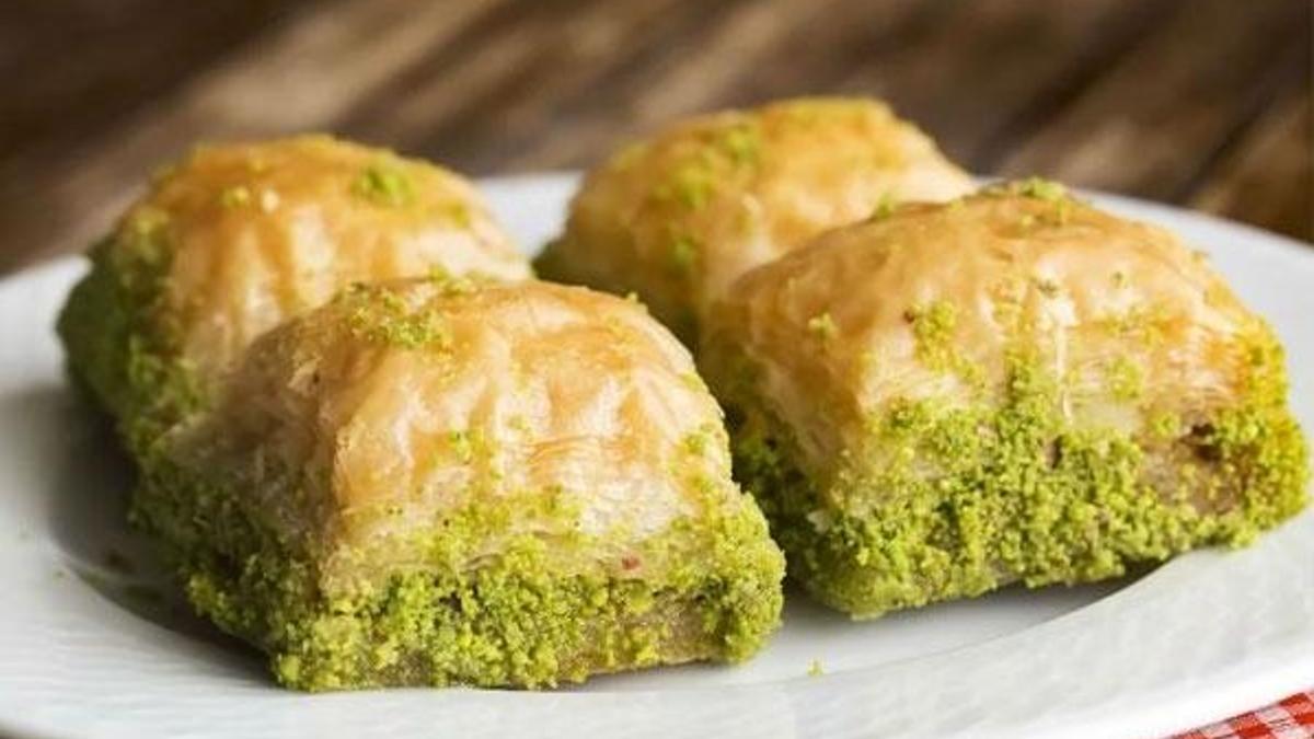 Baklavacılar ramazanda fıstıklı baklava üretmeme kararı aldı