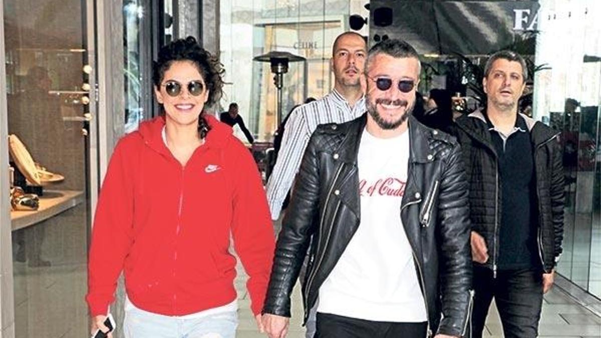 Ellerini bırakmadılar