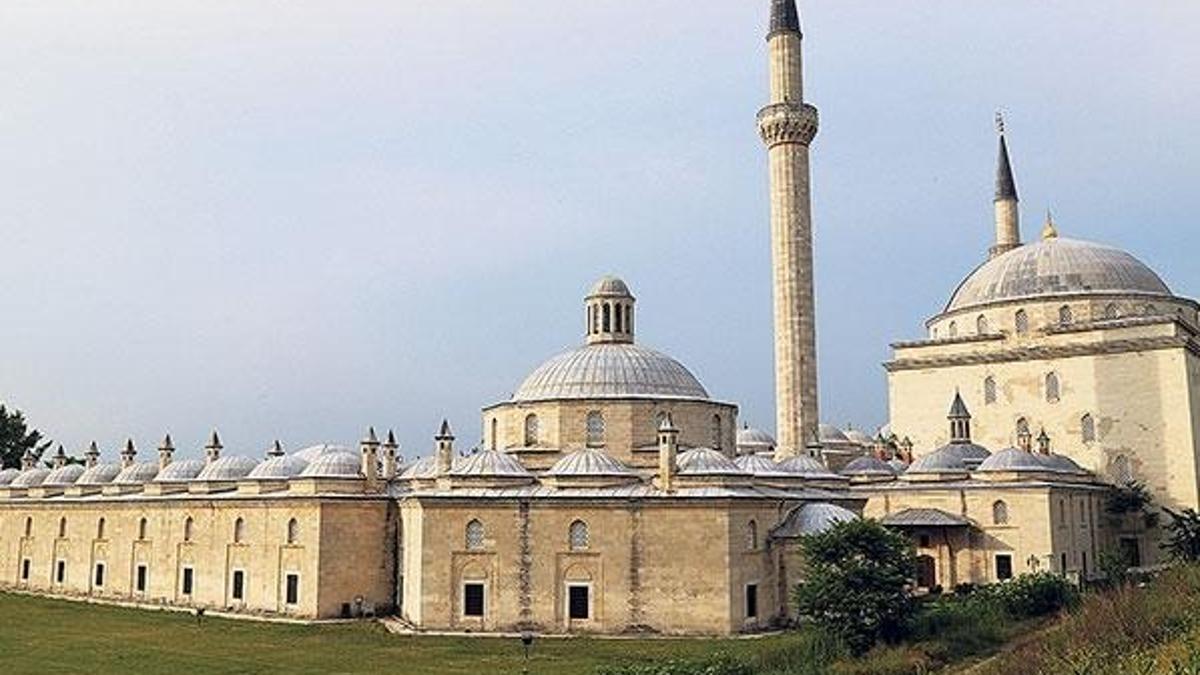 Edirne altın üçgende  üç Selatin camisi var