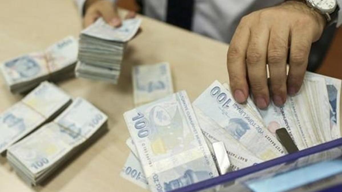 Memurlar da bayram ikramiyesi istiyor