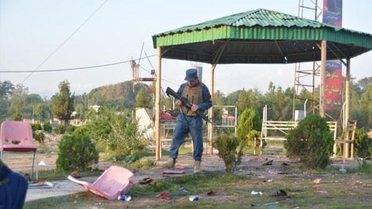 Afganistan'da stadyumda bombalı saldırı: Çok sayıda ölü