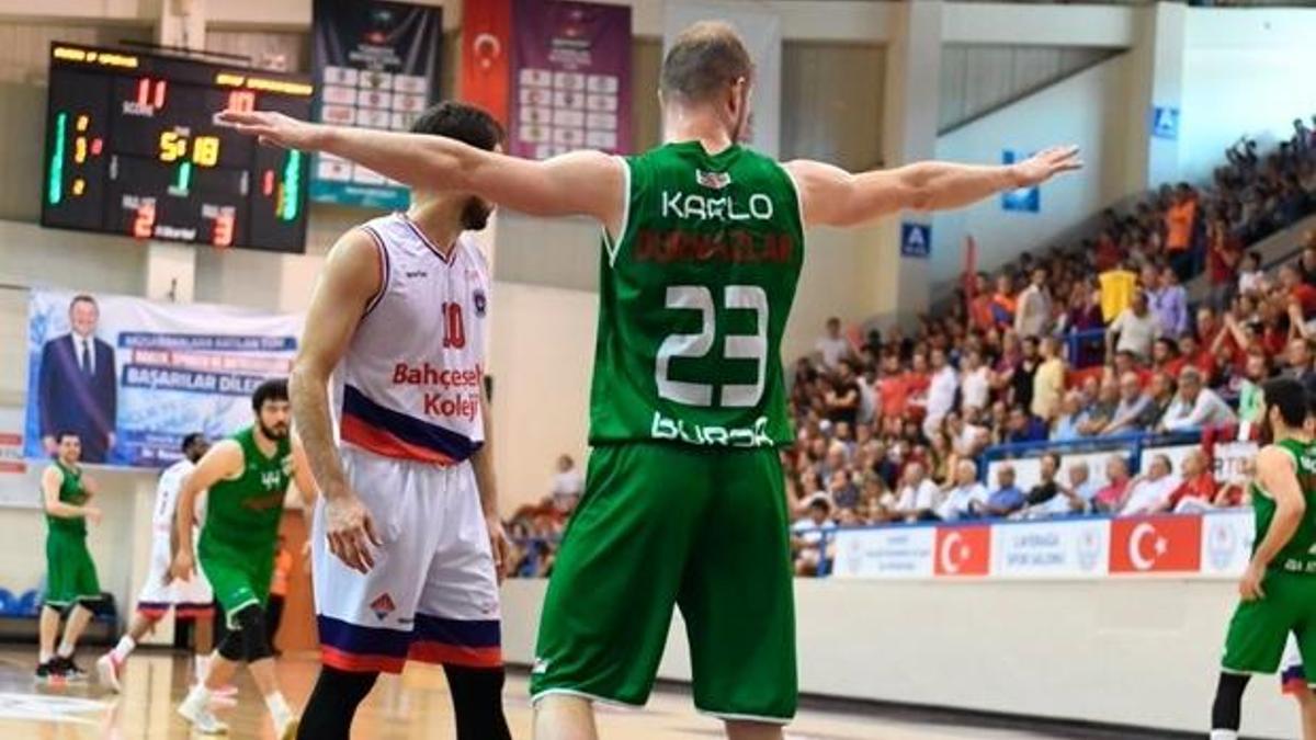 Bahçeşehir Koleji seride öne geçti