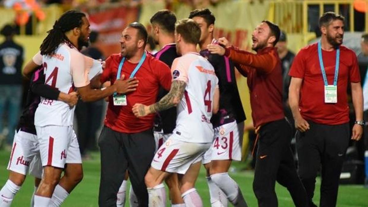 Bakan Osman Aşkın Bak Galatasaray'ı tebrik etti