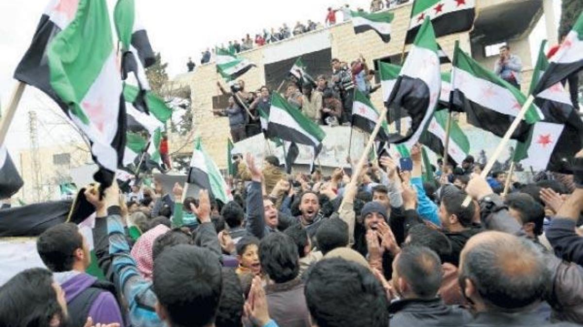 YPG’ye TIR dolusu  yardım ÖSO’ya su yok