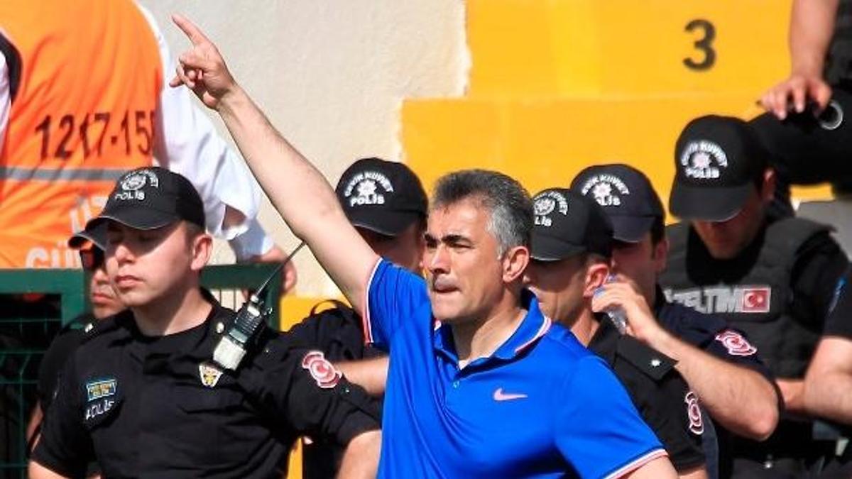 Altıparmak: "Erzurumspor’u layık olduğu yere taşıdık"