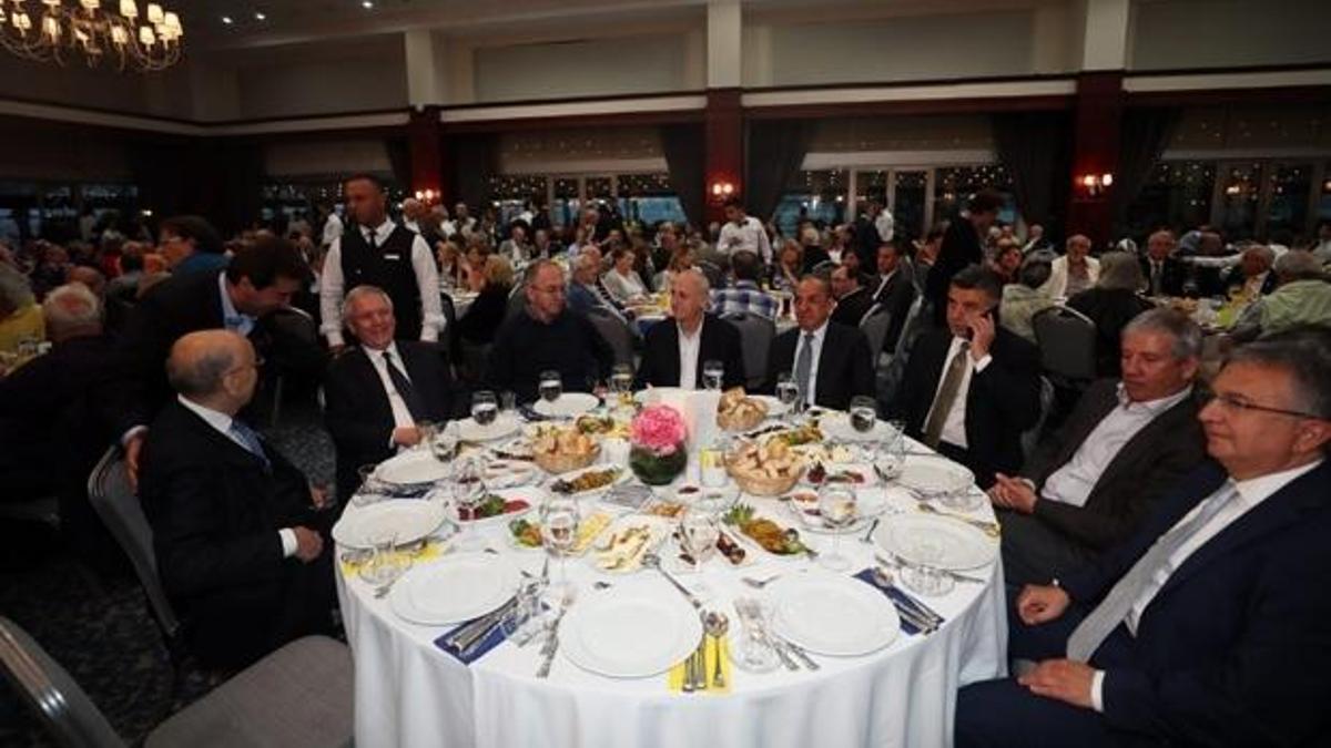 Fenerbahçe camiası iftarda buluştu