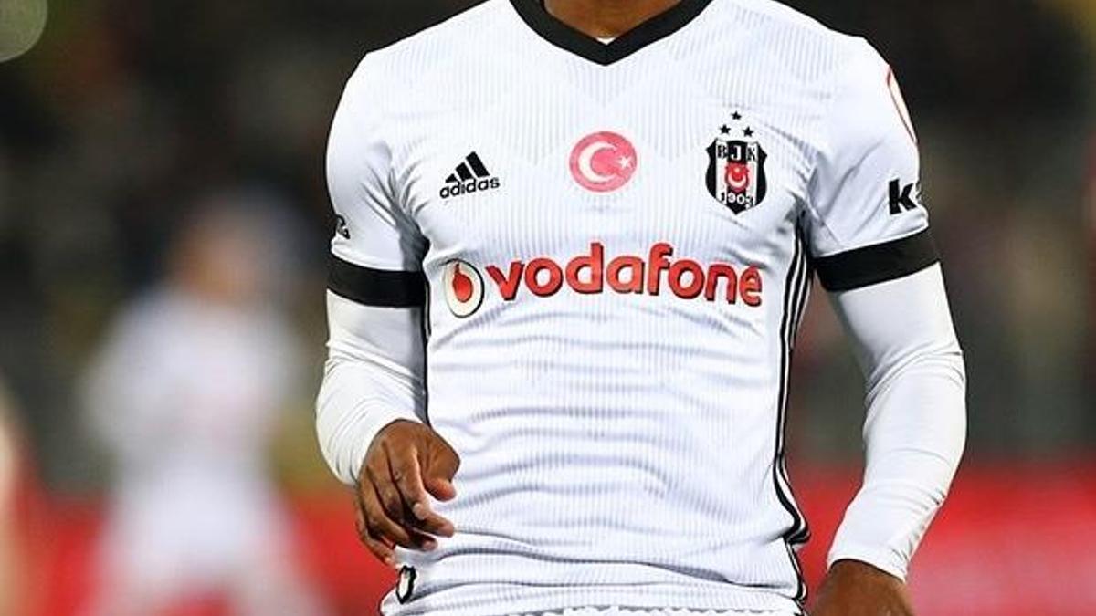 Golcü futbolcu için görüşmeler başladı!