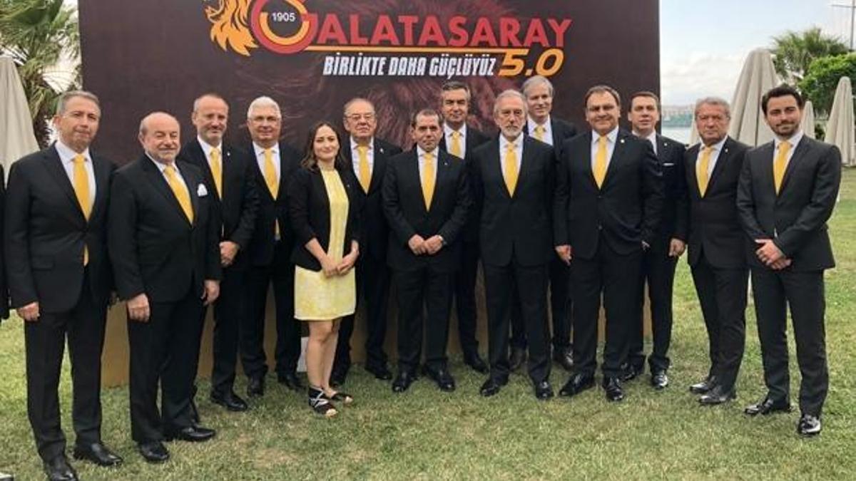 Galatasaray Başkan adayı Özbek listesini tanıttı