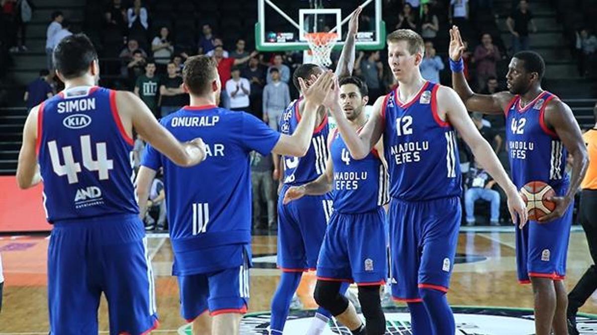Anadolu Efes yarı finale çıktı