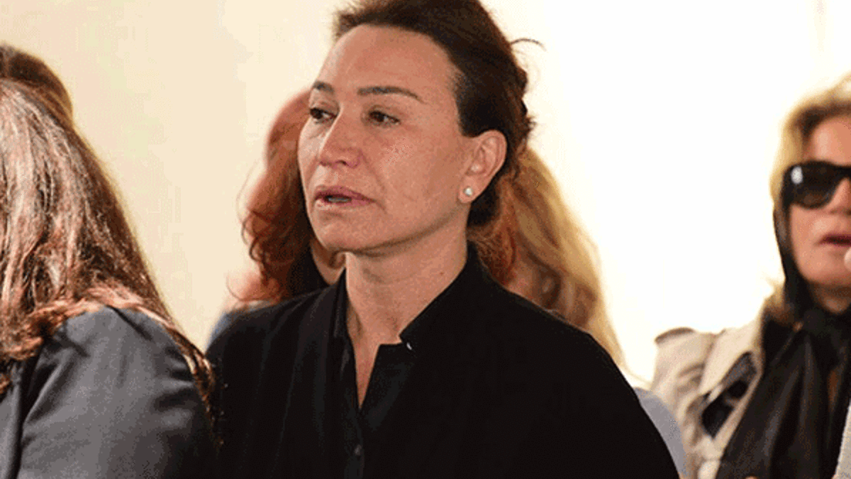 Demet Akbağ’dan anneye son bakış!