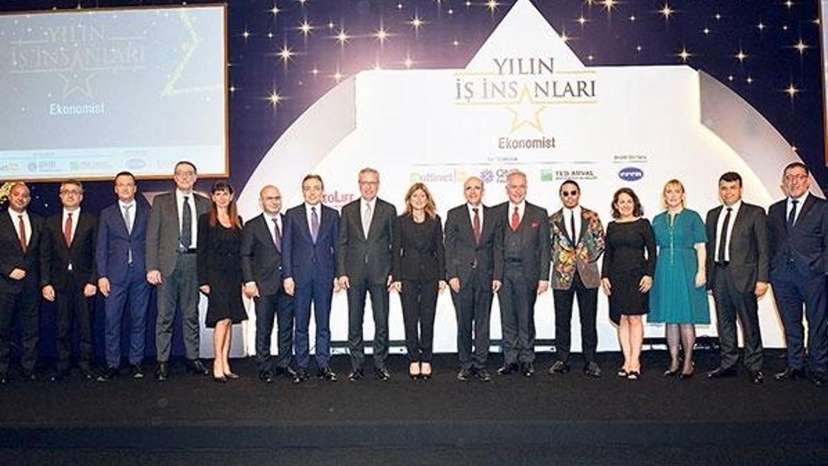 Şimşek: Hep bardağın boş tarafına bakıyorlar