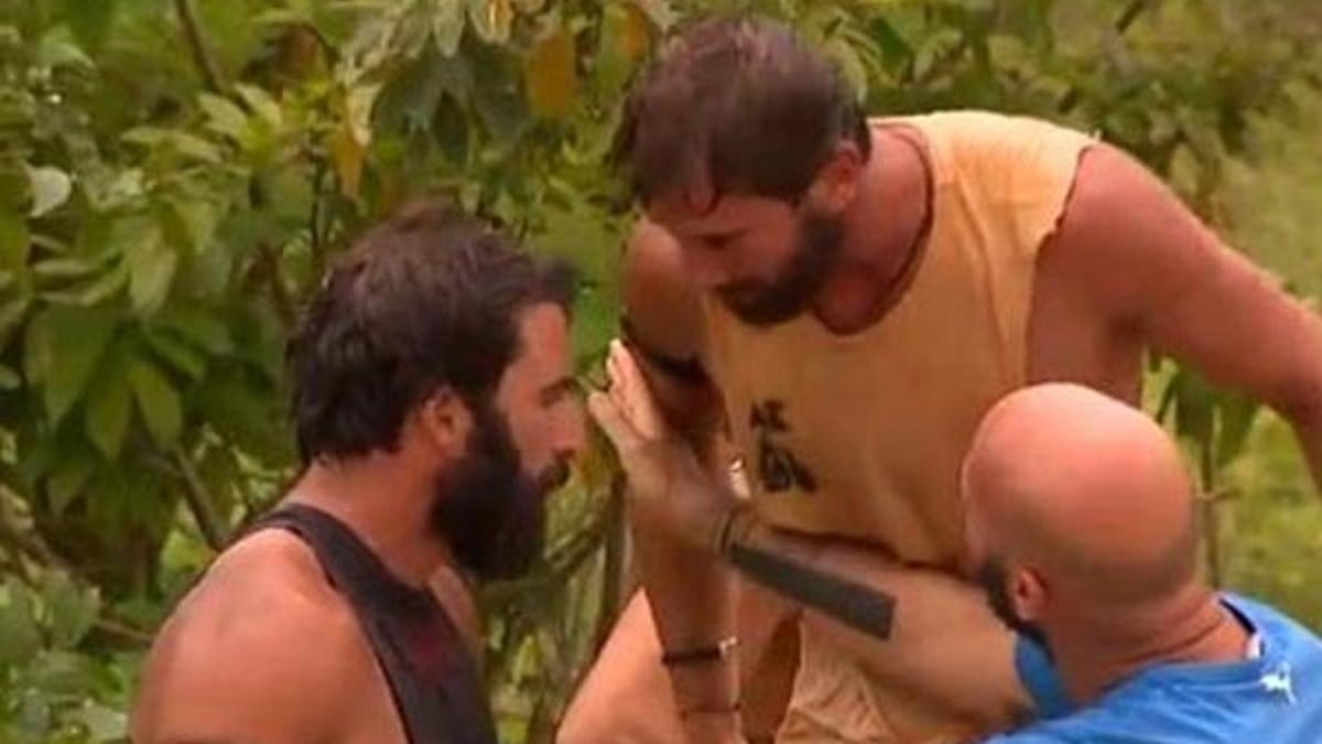 Survivor'da gerginlik devam ediyor! Adem ile Turabi...